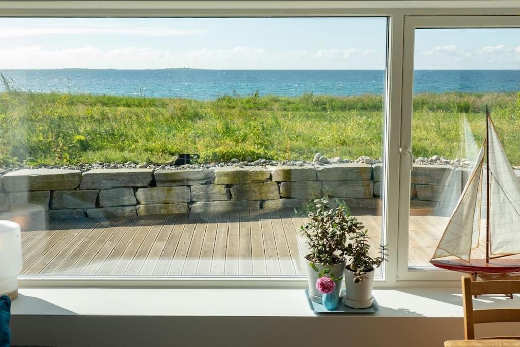 Beach Front Appartments In Design Eco-Villa Ulsteinvik Exteriör bild