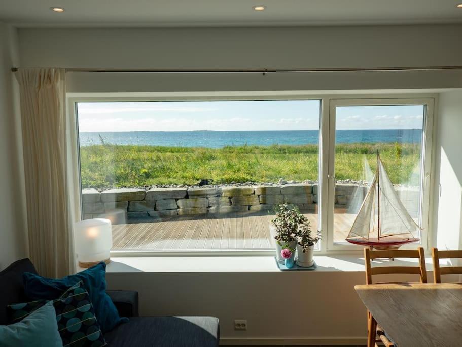 Beach Front Appartments In Design Eco-Villa Ulsteinvik Exteriör bild